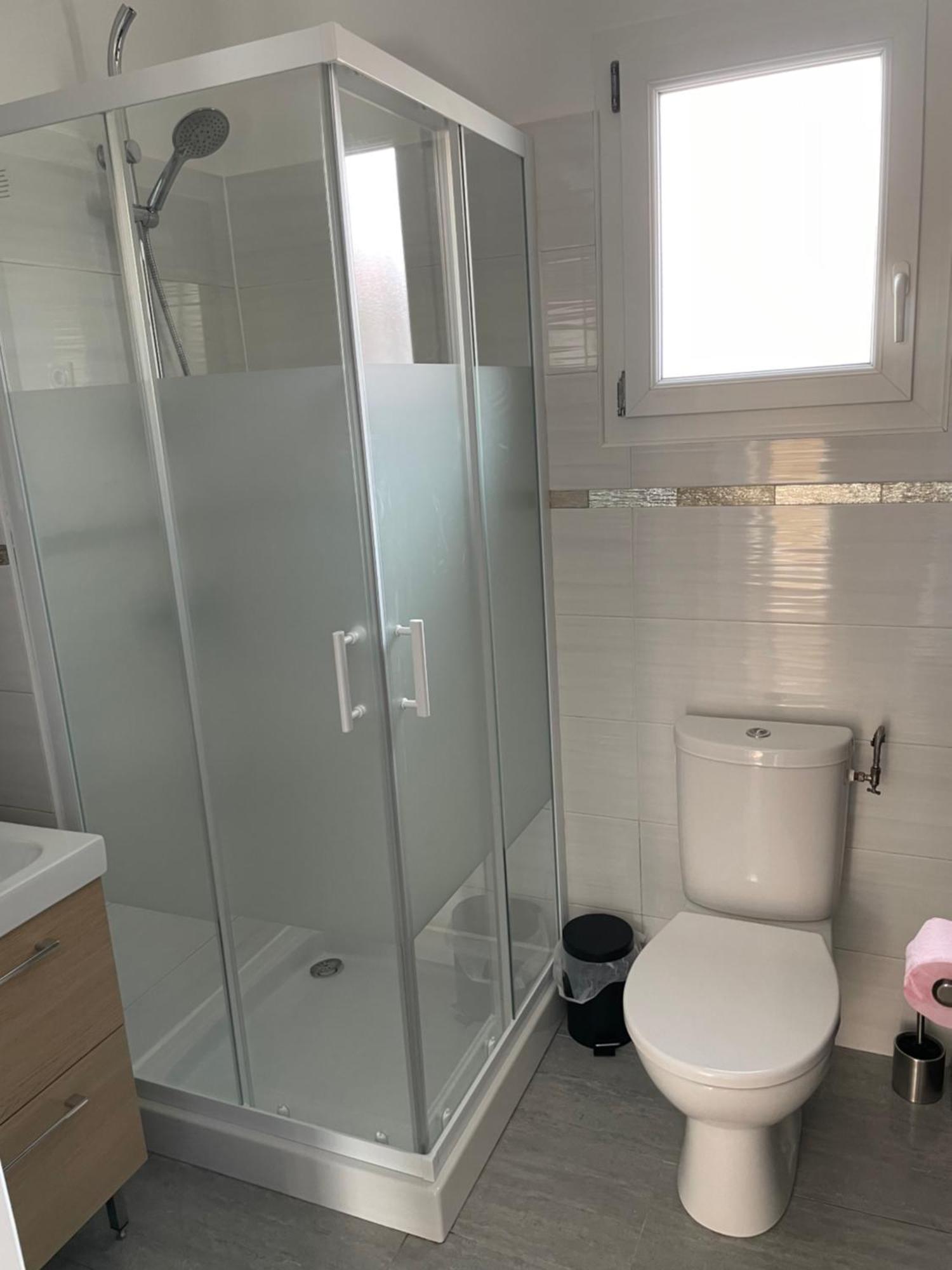 Appartement T2 Avec Terrasse Et Cour Cavaillon Exteriör bild